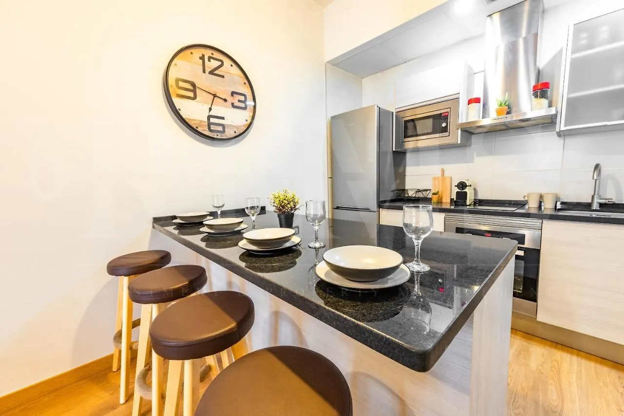 Cozy Flat With Common Pool & Parking - Center By Rems Apartamento Málaga
