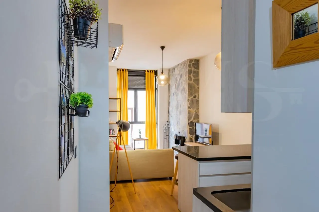 Cozy Flat With Common Pool & Parking - Center By Rems Apartamento Málaga