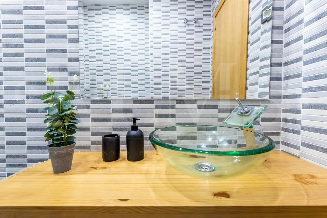 Cozy Flat With Common Pool & Parking - Center By Rems Apartamento Málaga Espanha