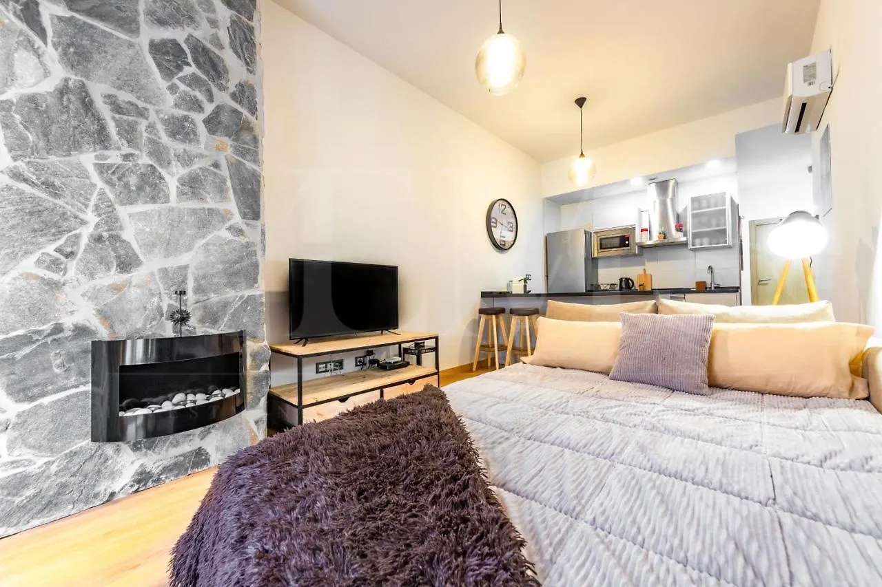 Cozy Flat With Common Pool & Parking - Center By Rems Apartamento Málaga