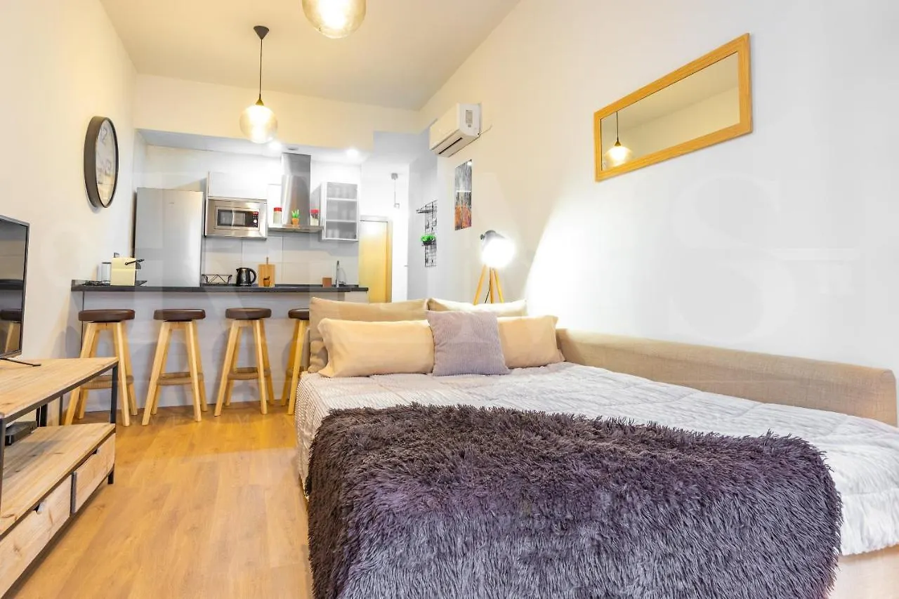 Cozy Flat With Common Pool & Parking - Center By Rems Apartamento Málaga 0*,  Espanha