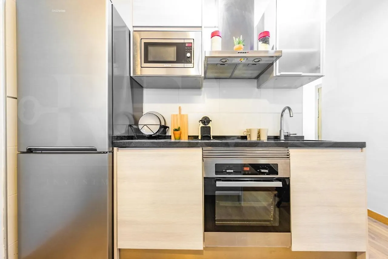 Cozy Flat With Common Pool & Parking - Center By Rems Apartment Malaga